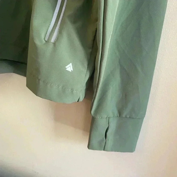 Cali Brand Green Athletic Jacket. Very Thin and Flattering. - Picture 2 of 8